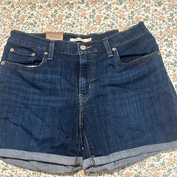 Levi's Jean Shorts - Picture 1 of 3